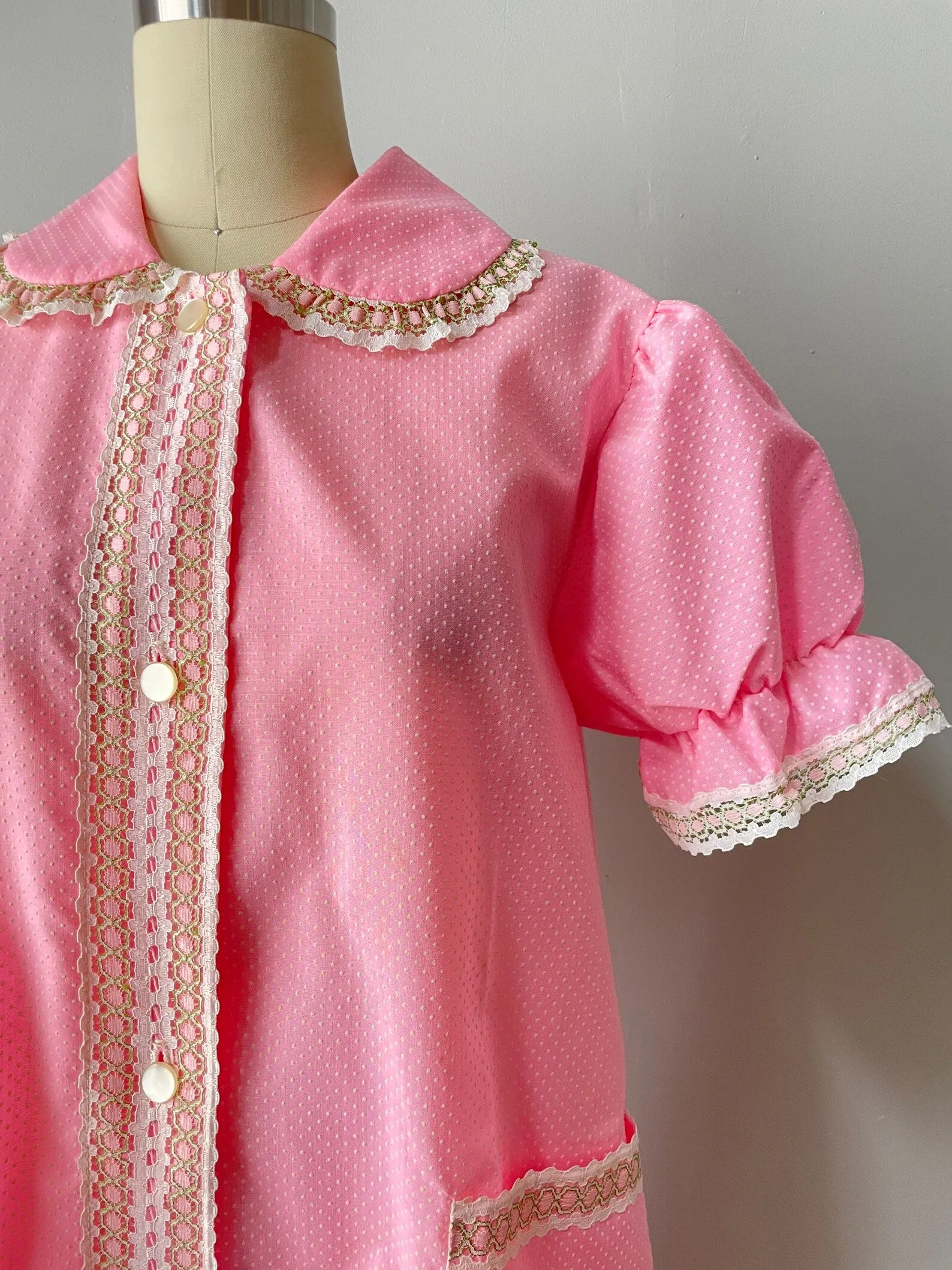 1970s Smock Lounge House Dress Pink Dots S