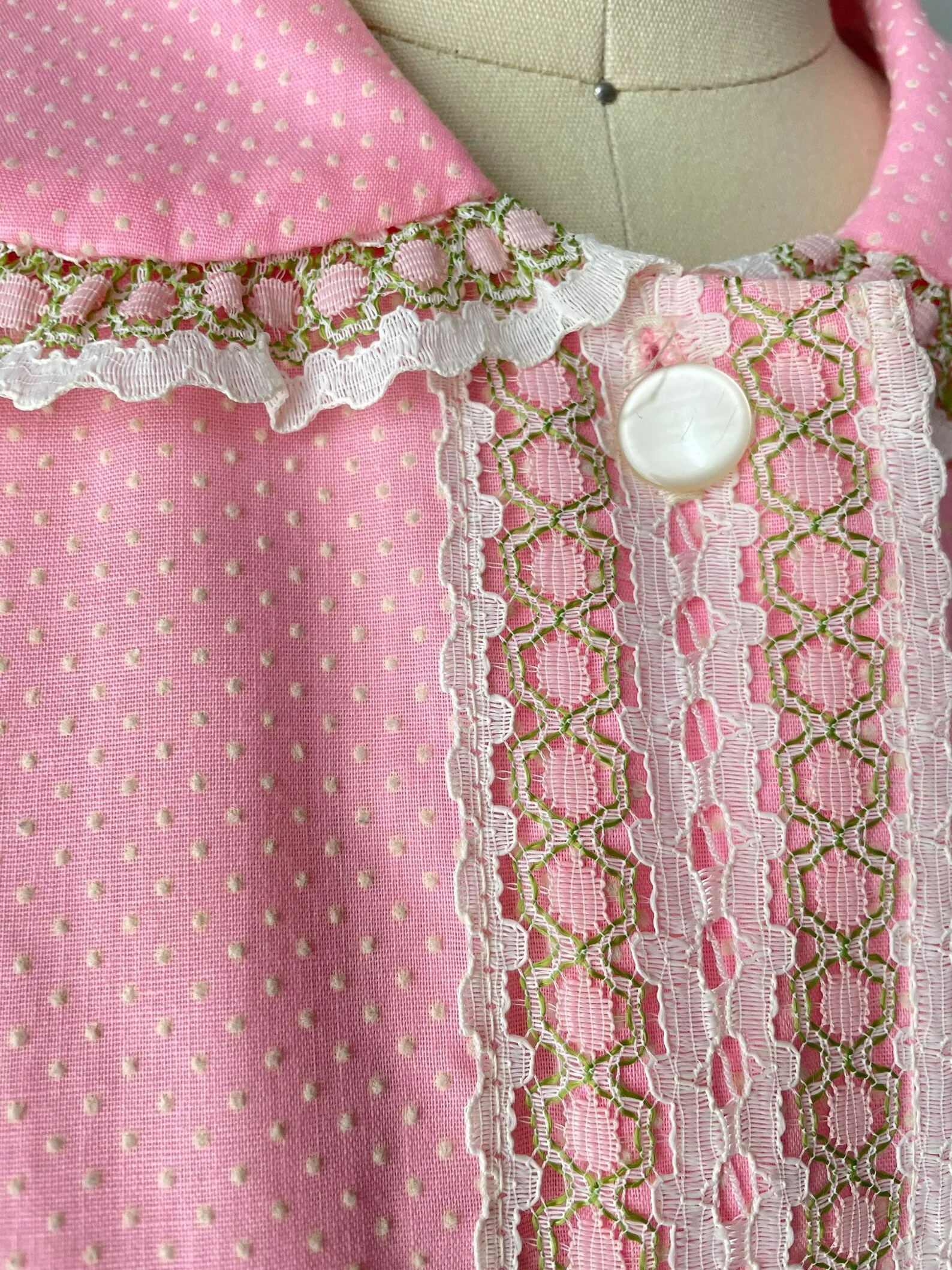 1970s Smock Lounge House Dress Pink Dots S