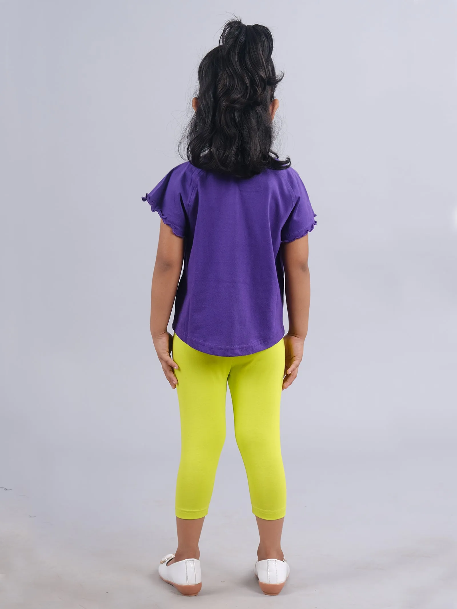 Girls Printed Raglan Sleeve Tee & Solid Capri Legging With Stud Set