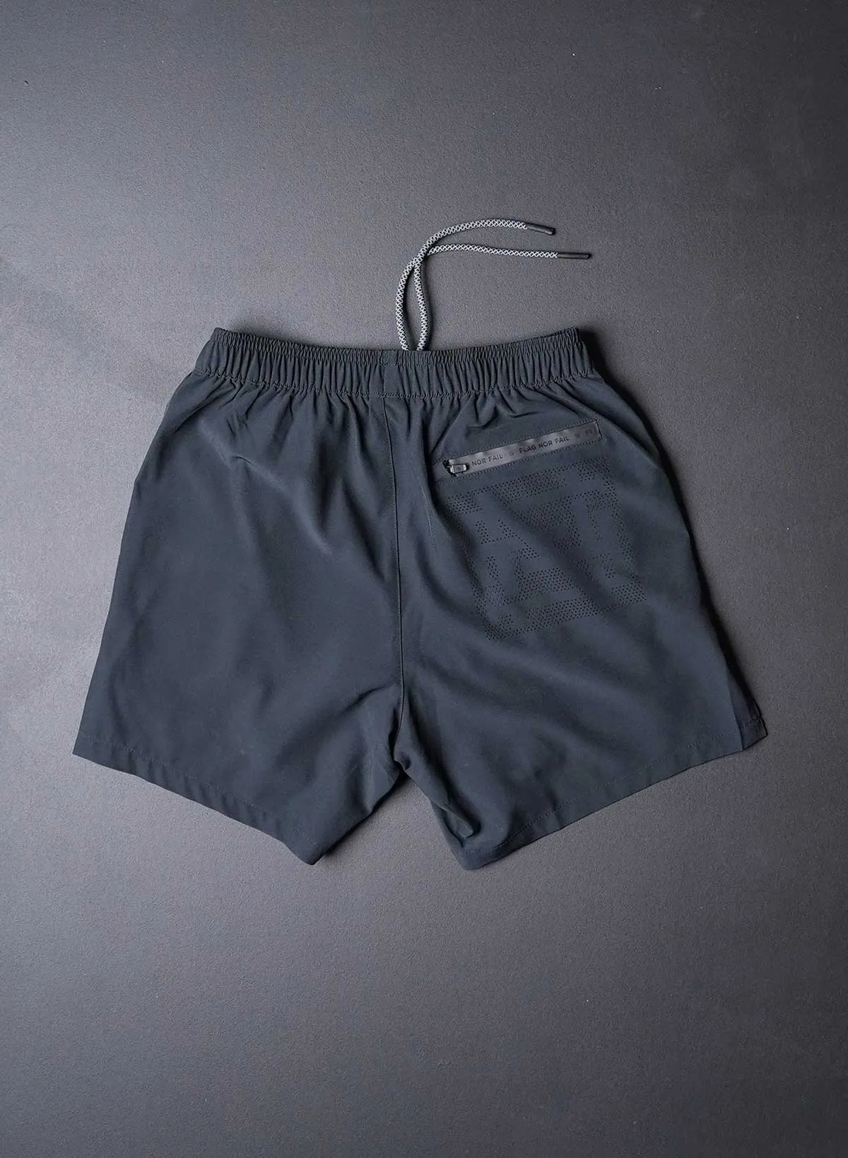 MOMENTUM SHORTS - BLACK